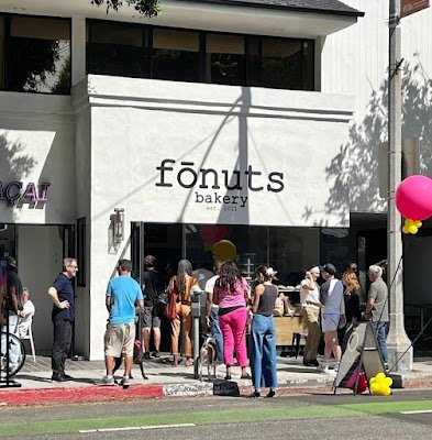 fōnuts bakery & donuts