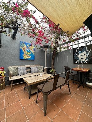 Uppers Cafe & Bakeshop