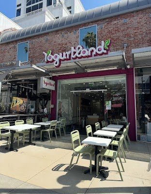 Yogurtland Santa Monica Promenade